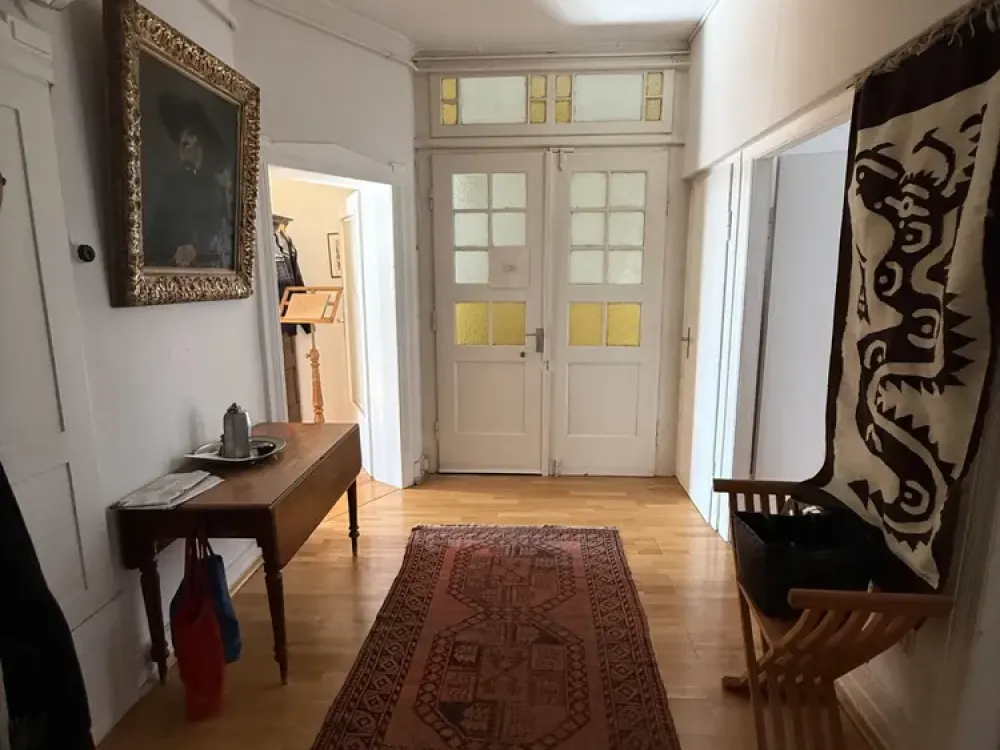 Large 5-Room Apartment in Sachsenhausen (Suitable for Shared Flat)