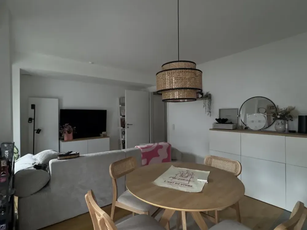 Bright & Modern 3-Room Apartment in Prime Location in Pempelfort