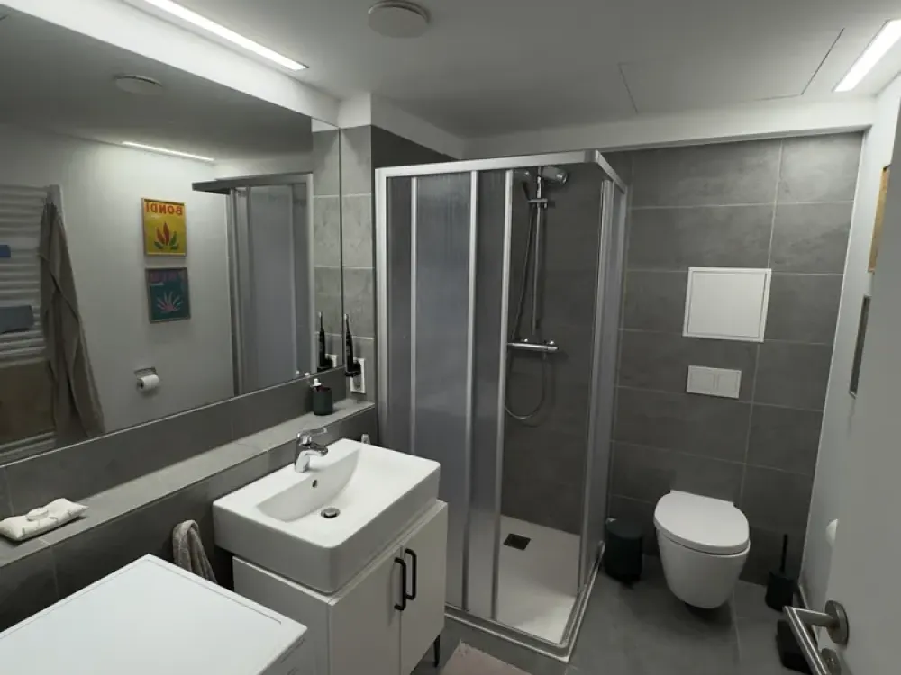 Bright & Modern 3-Room Apartment in Prime Location in Pempelfort