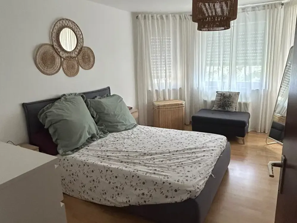 Bright 3-Room Apartment with Quiet Balcony in S-West