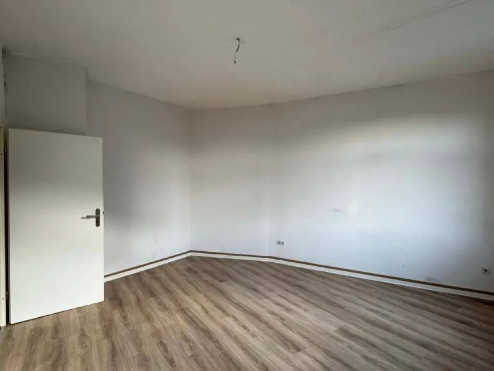 Large bright 3-room maisonette apartment in a central location in Krämpfervorstadt