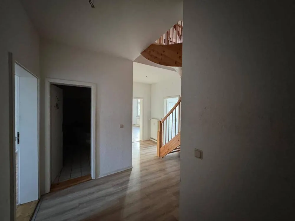 Large bright 3-room maisonette apartment in a central location in Krämpfervorstadt