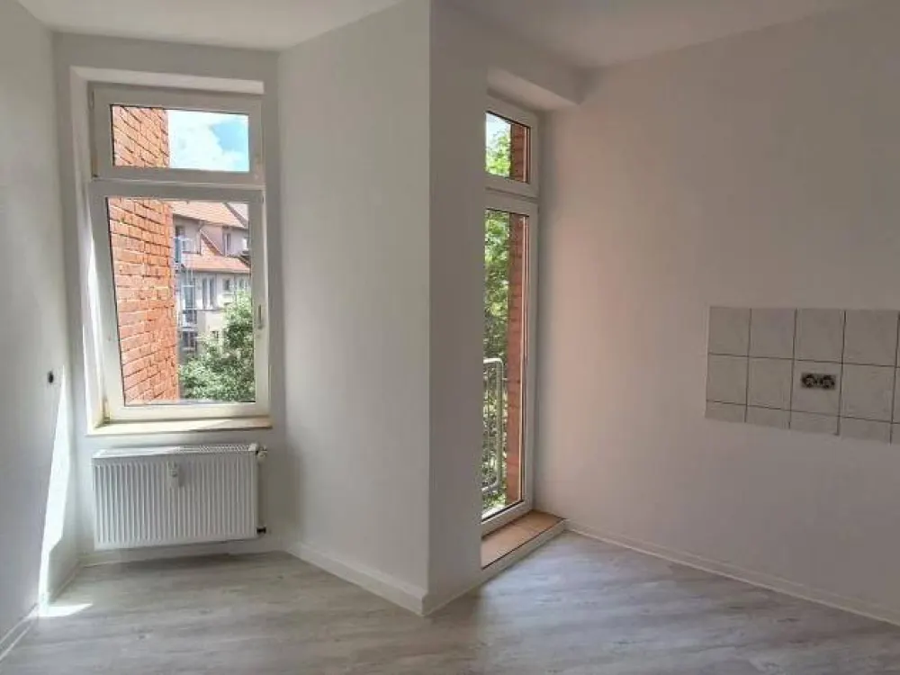 Large bright 3-room maisonette apartment in a central location in Krämpfervorstadt
