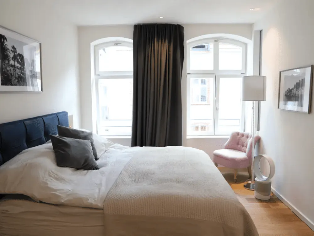 Exclusive, sunlit, partly furnished 3-room apartment with balcony and fitted kitchen in Mitte, Berlin