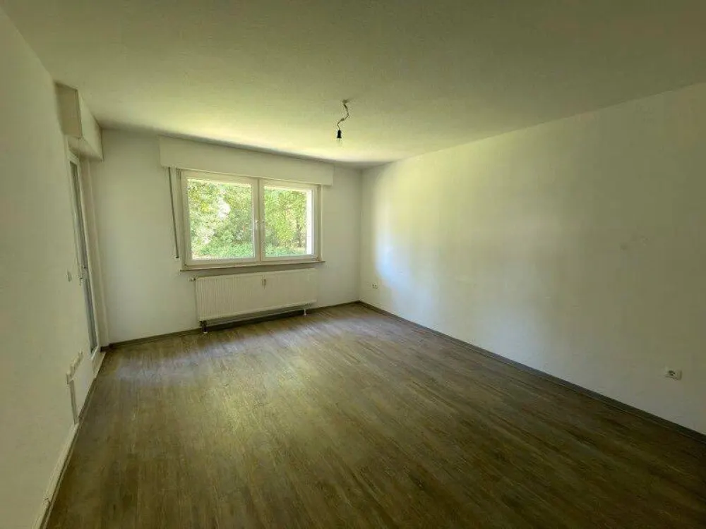 Come In and Feel Good: 3.5-Room City Apartment
