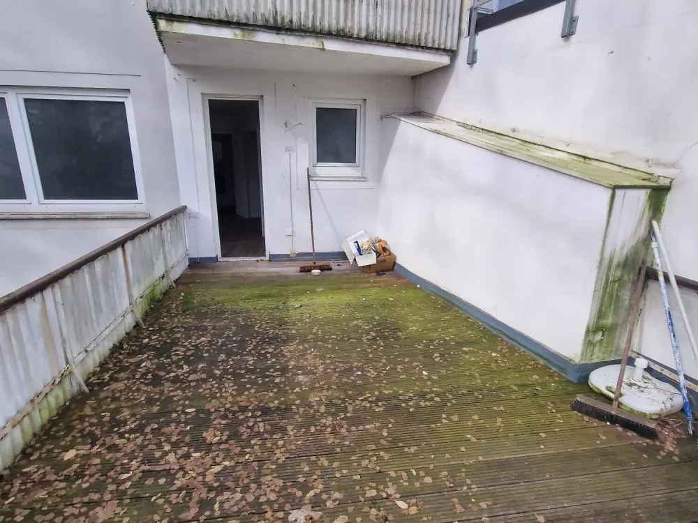 1 Zimmer Apartment mit großem Balkon im 1. OG
