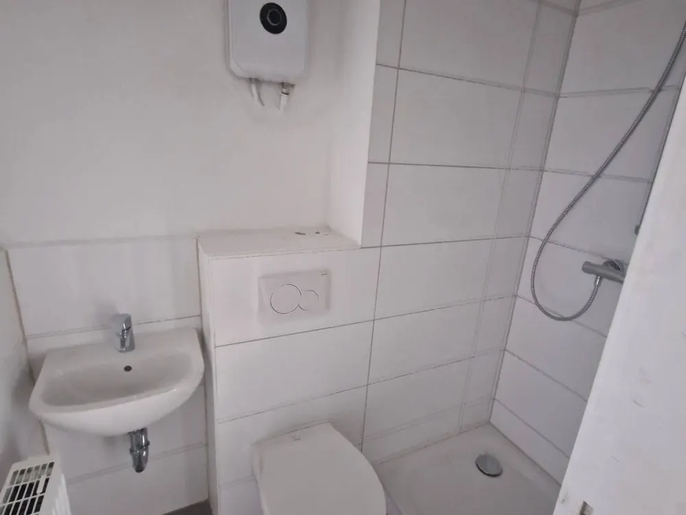 1 Zimmer Apartment mit großem Balkon im 1. OG
