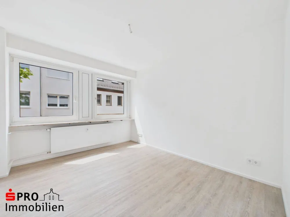 Renovierte 3-ZKB-Wohnung mit Aufzug im Zentrum von Dudweiler