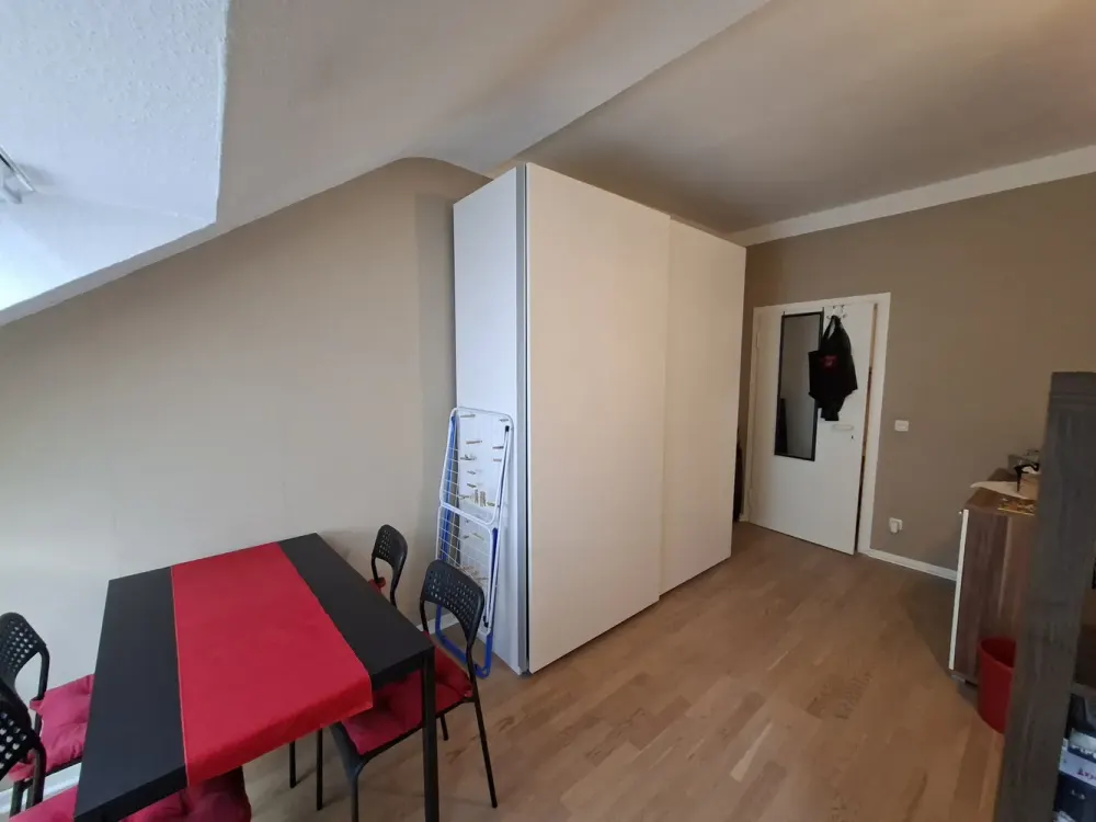 Looking for a new tenant from 01.12.2026 for great attic apartment in Pempelfort