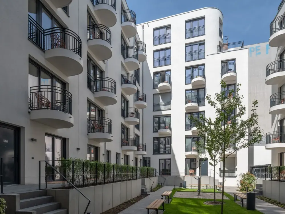Fully Furnished Design Apartment with Balcony in Friedrichshain's Trendy Neighborhood!