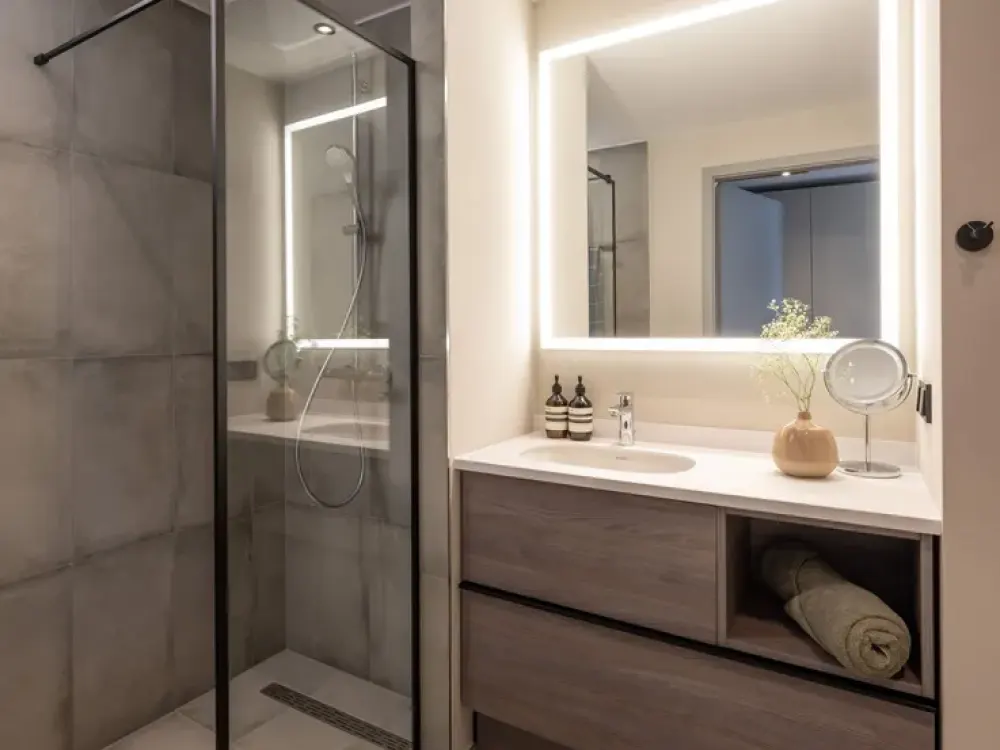 Fully Furnished Design Apartment with Balcony in Friedrichshain's Trendy Neighborhood!