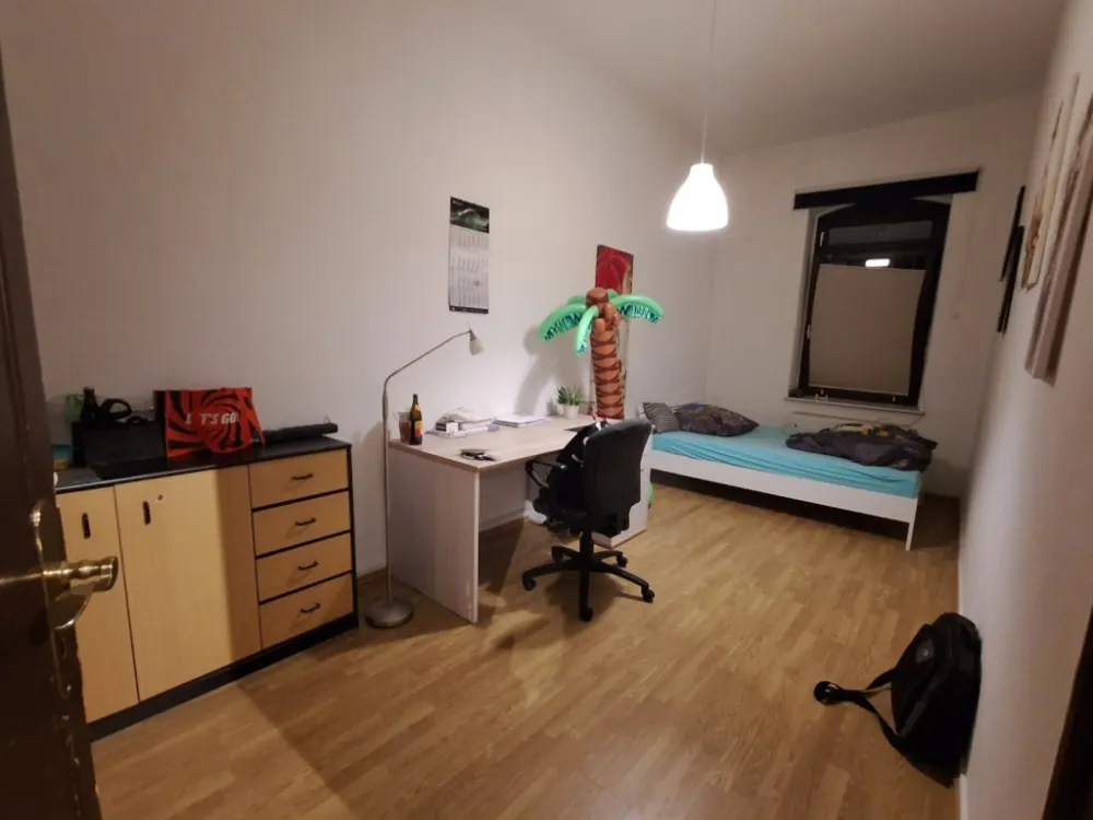 When one door closes, another opens! / Looking for a flatmate.