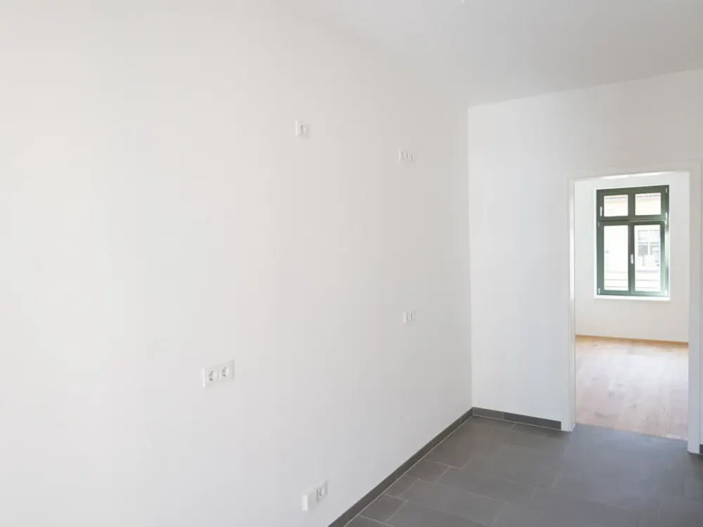 Charming 2-Room Apartment with Fitted Kitchen & Balcony - First Occupancy - WE11