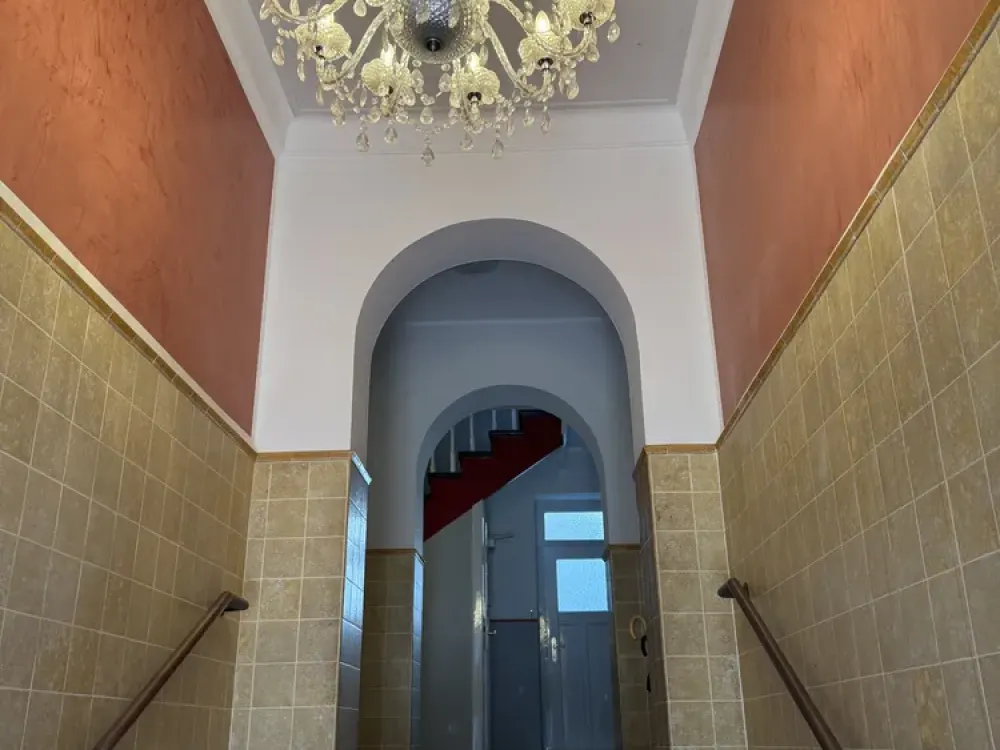السكن في مبنى قديم محمي: شقة من 3 غرف في منطقة سودشتات