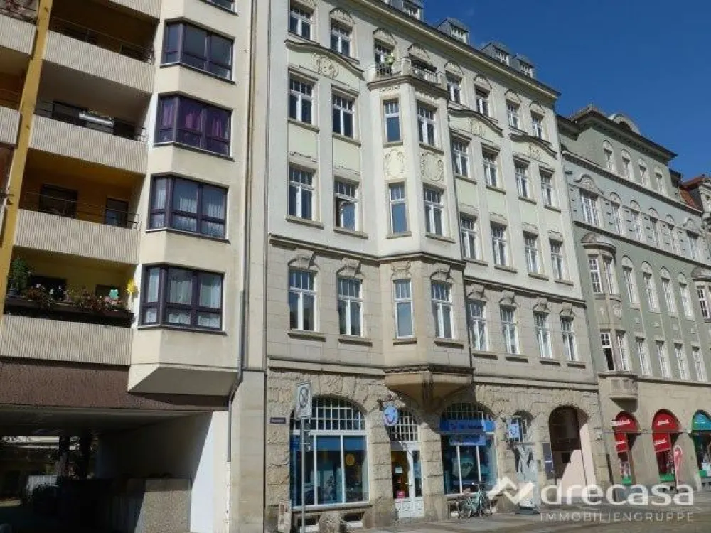 Spacious, bright 4-room apartment