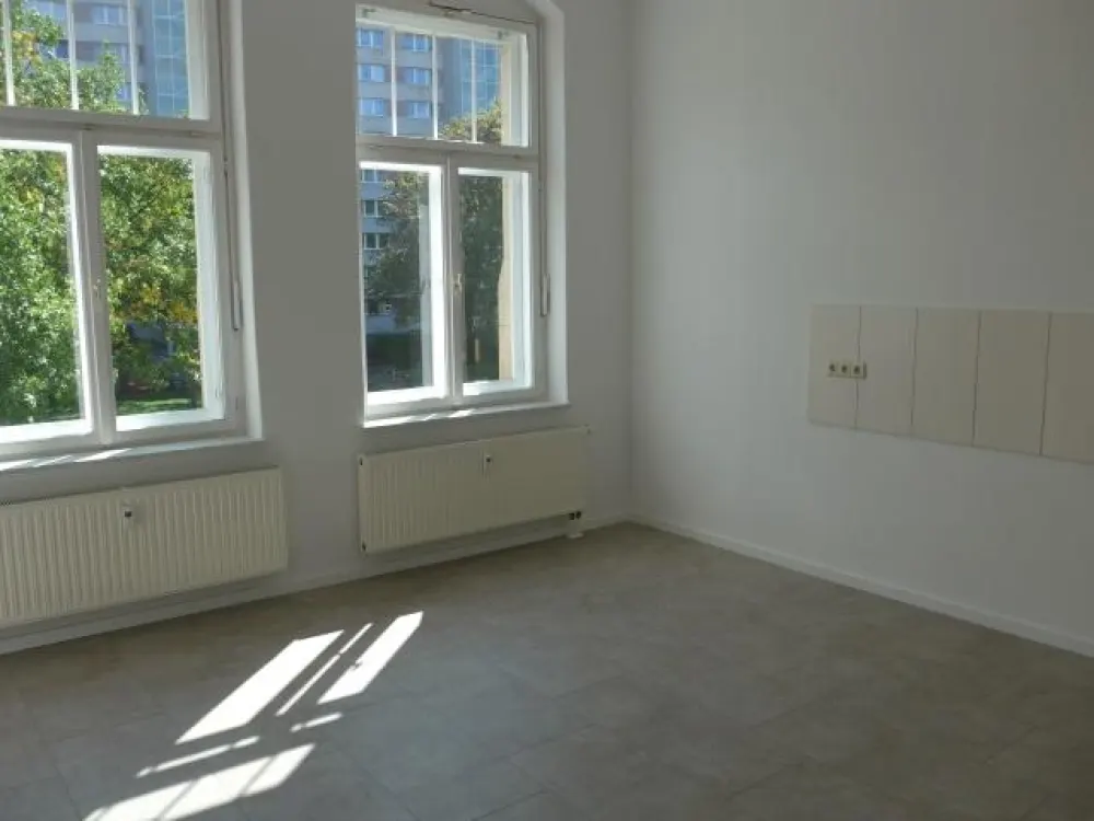 Spacious, bright 4-room apartment
