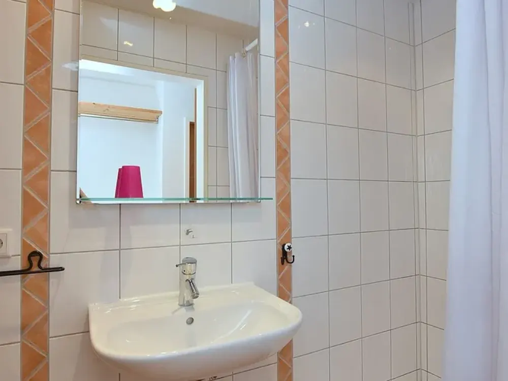 Beautifully Furnished Apartment with Cleaning Service in Stuttgart Münster