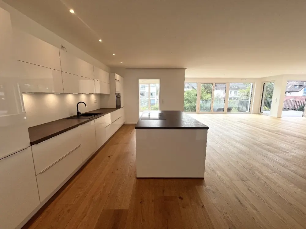 Dream Apartment on Rochusweg - 3.5 Rooms, 2 Bathrooms, Balcony, Fitted Kitchen, Underground Garage!