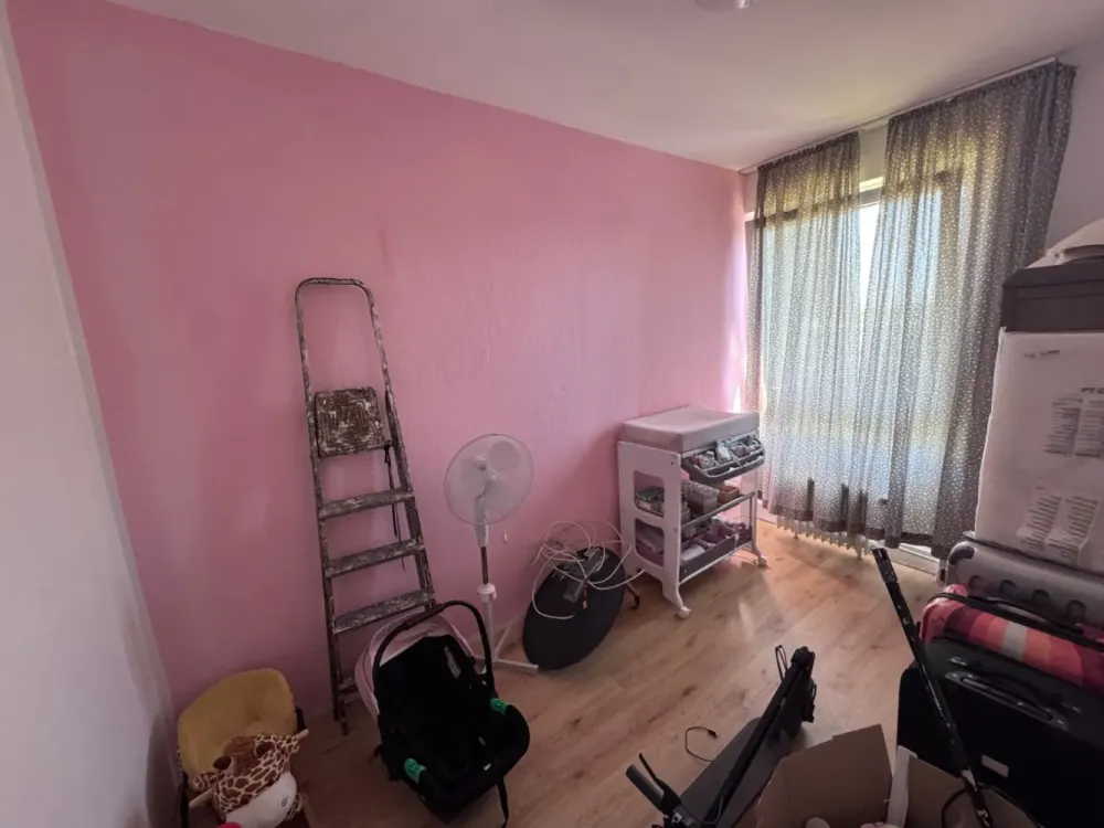 Looking for a New Tenant! Family-Friendly Comfortable Apartment with 3 Children's Rooms and Balcony