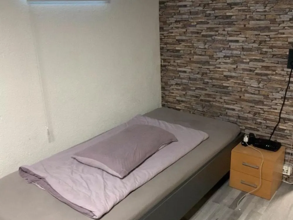Furnished 1-Room Basement Apartment in Stuttgart-Hedelfingen