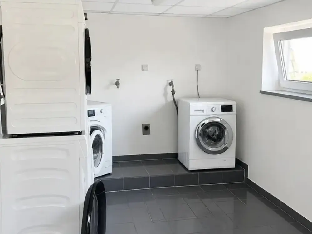 Traumhaftes Wohnen auf zwei Ebenen: Stilvolle Maisonette mit zwei Sonnenbalkonen in der Neustadt