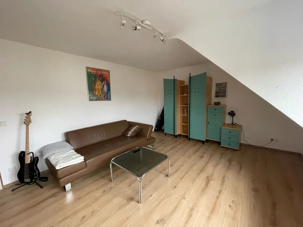 Helle möblierte Dachwohnung in Rüppurr. Bezugsfrei ab 01.10.2026