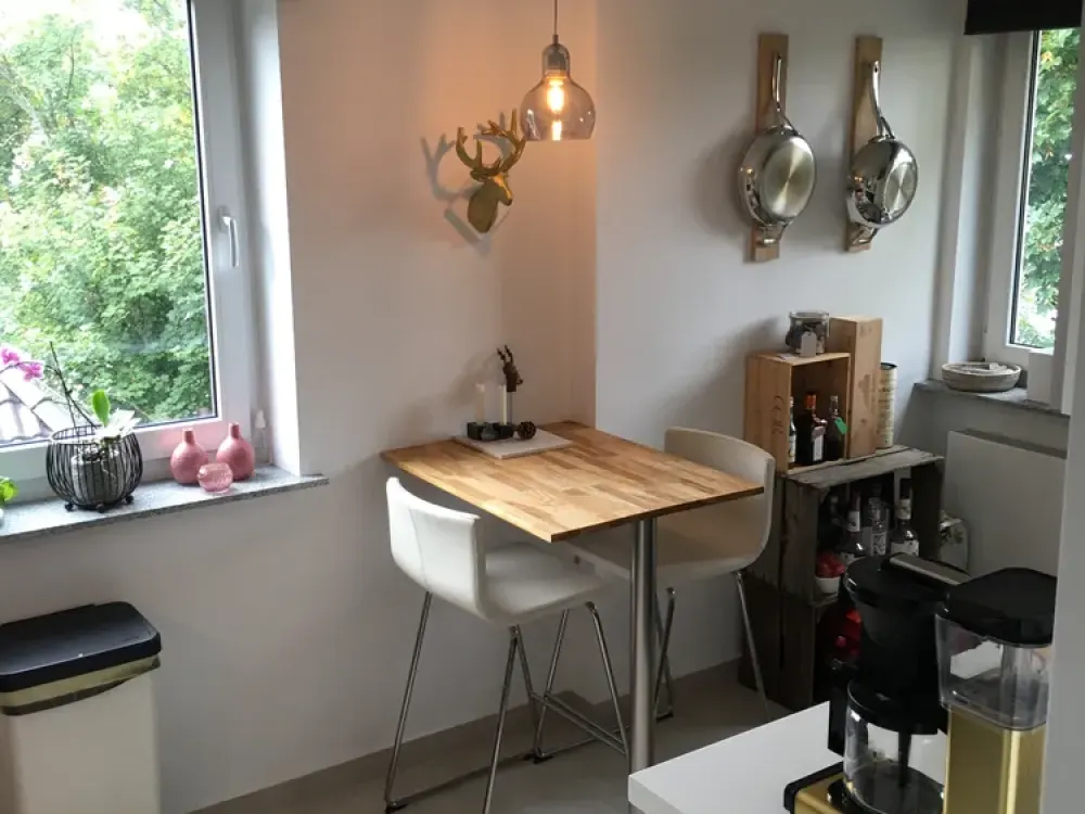 Modernized 3-Room Apartment with 2 Balconies and Built-in Kitchen in Stuttgart-West