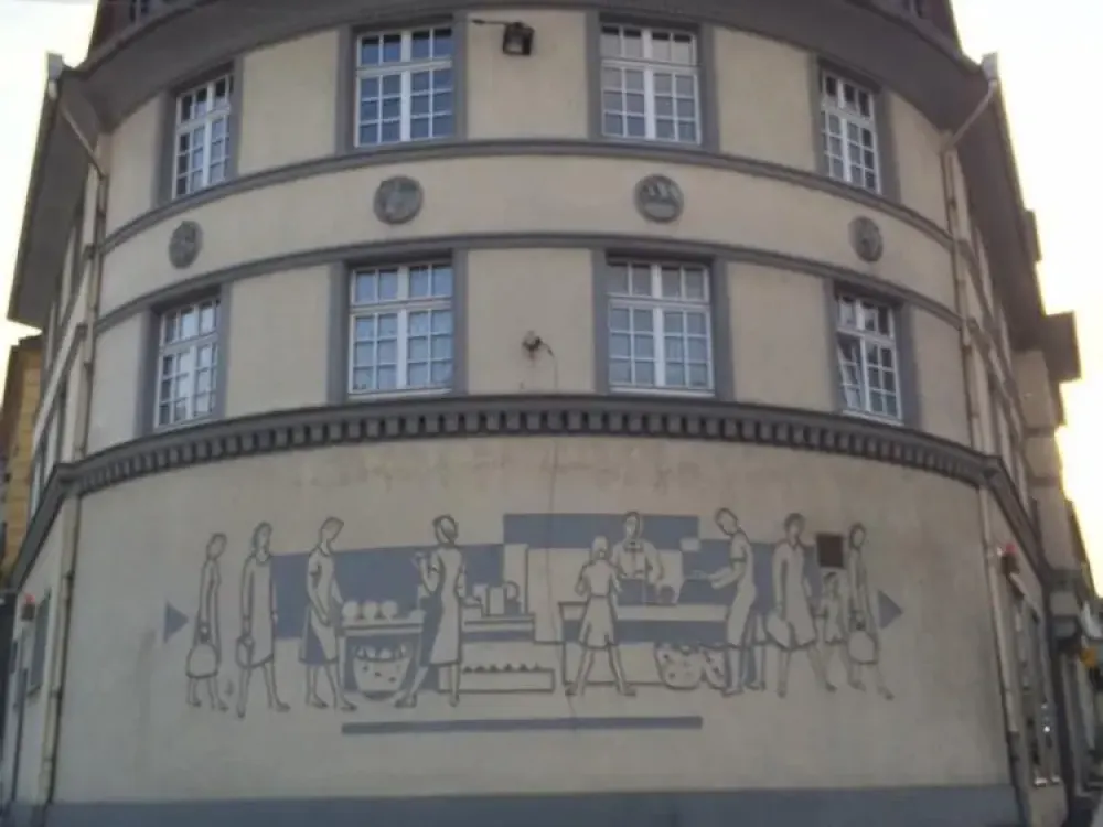 Charming Modernized 2.5-Room Old Building Apartment Directly on the Pedestrian Zone of Mettmann