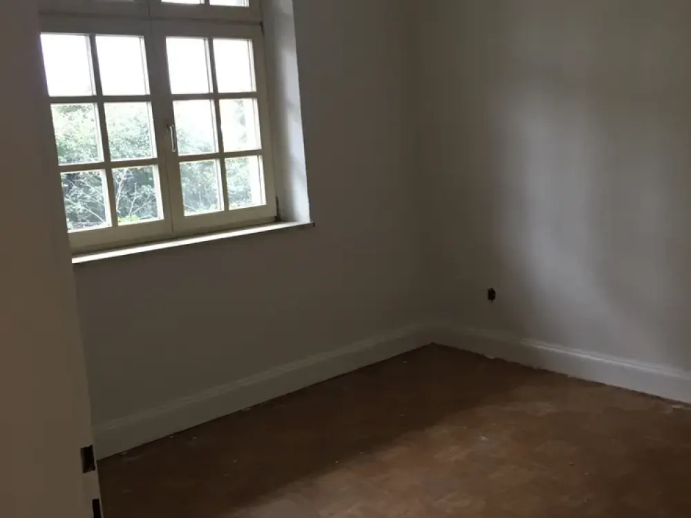 Charming Modernized 2.5-Room Old Building Apartment Directly on the Pedestrian Zone of Mettmann