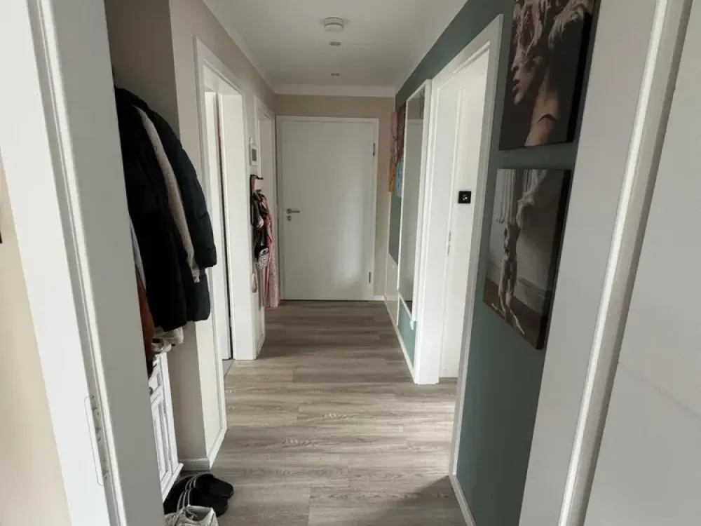 2.5 Room Apartment with Kitchen, Bathroom, and Balcony, Like New