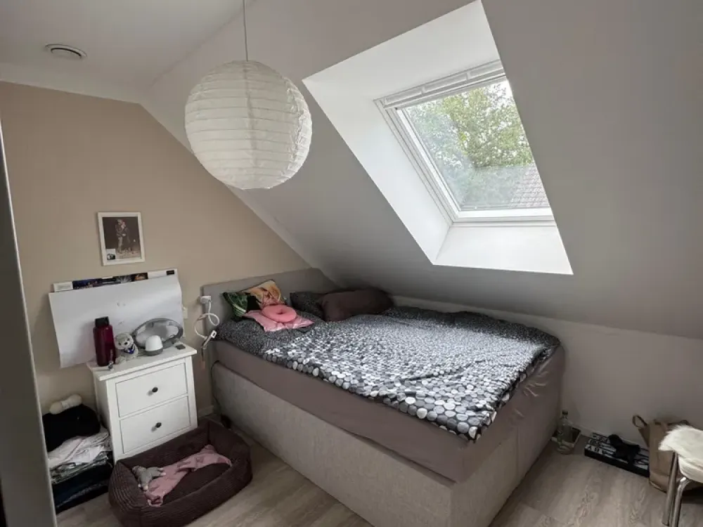 2.5 Room Apartment with Kitchen, Bathroom, and Balcony, Like New