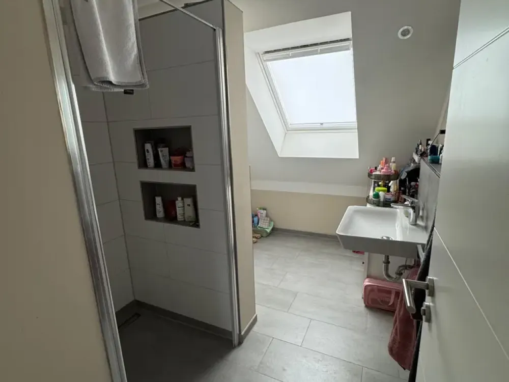 2.5 Room Apartment with Kitchen, Bathroom, and Balcony, Like New