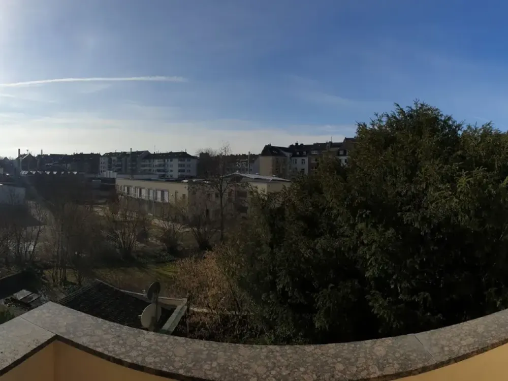 Beautiful 2-Room Apartment with Balcony and Fitted Kitchen in Düsseldorf