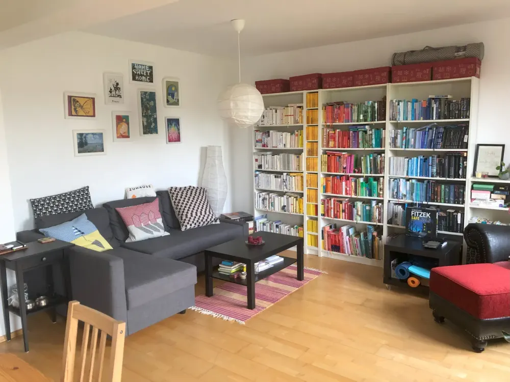 Beautiful 2-Room Apartment with Balcony and Fitted Kitchen in Düsseldorf