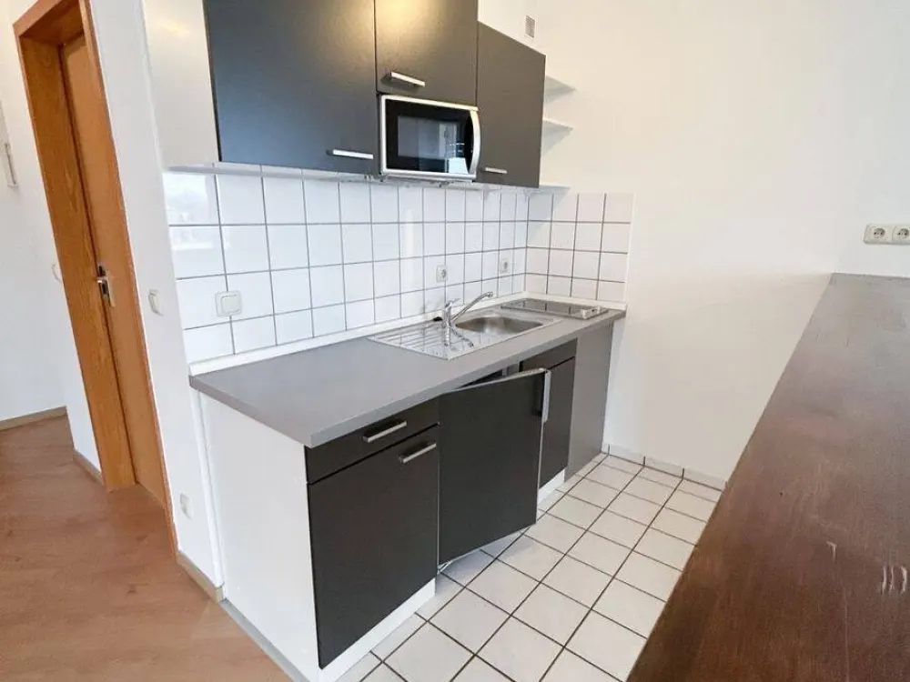 Helle & einladende 2-Zimmer-Maisonette-Wohnung mit Küche und Balkon wartet auf einen neuen Mieter!