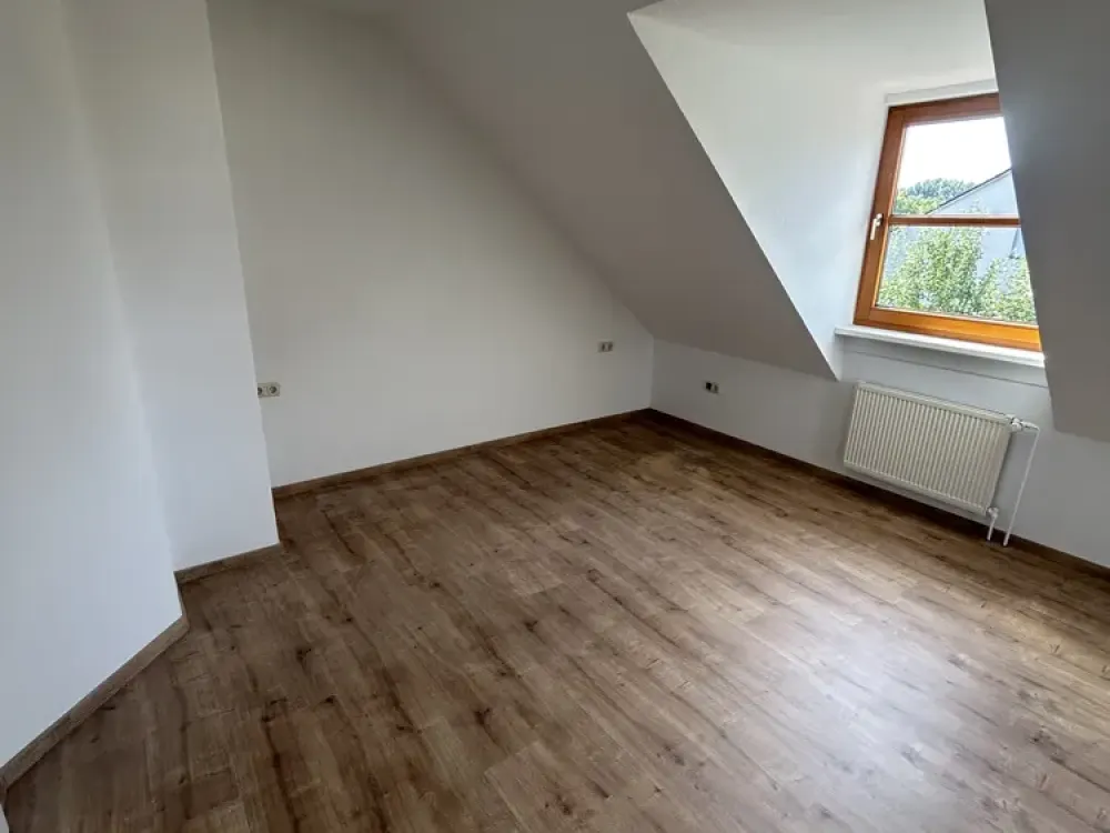 Beautiful 3-room apartment with kitchen, bathroom, and balcony in Paderborn OT Marienloh