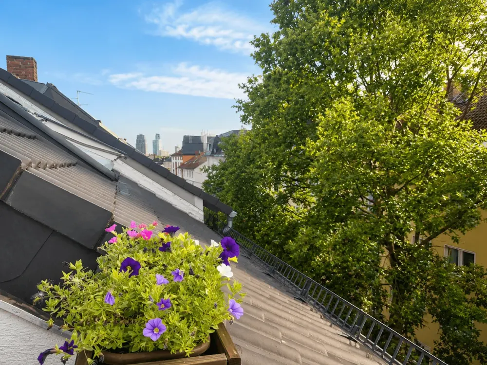 Ruhig gelegene und moderne 2-Zimmer-Wohnung nahe Zoo mit großzügiger Dachterrasse!