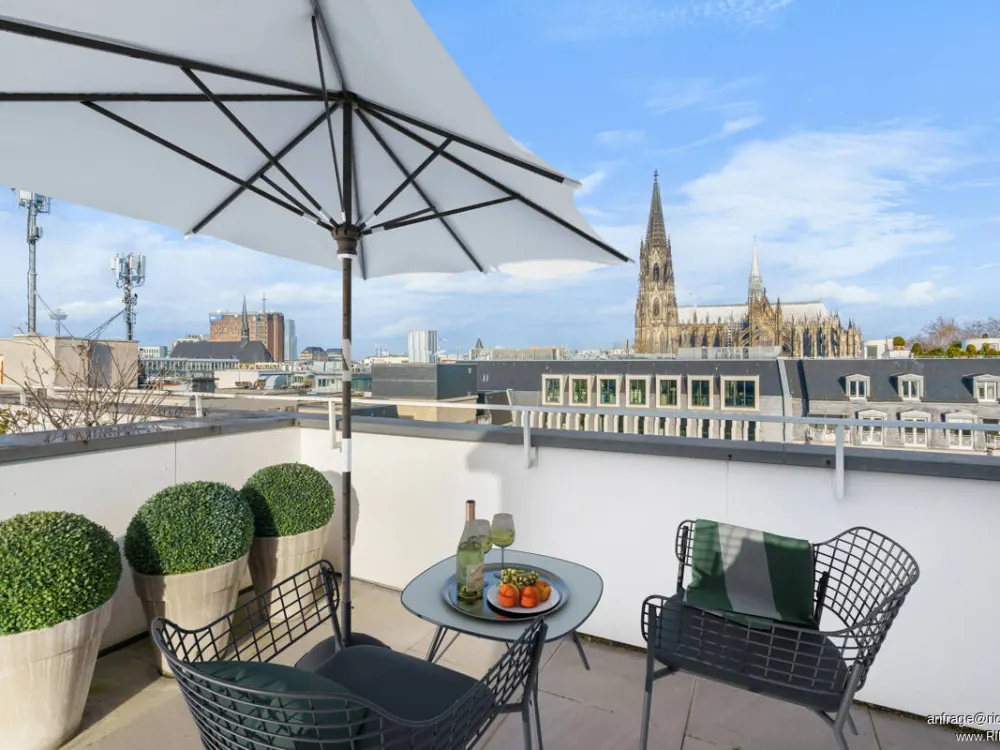 Welc(H)ome® by RIDA FLATS - Altstadt! Maisonette Penthouse with Cathedral View: Stylish Living Dream