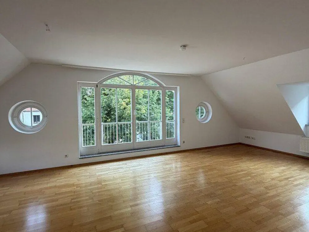 Bright 4-Room Apartment for Rent in Nymphenburg, Munich