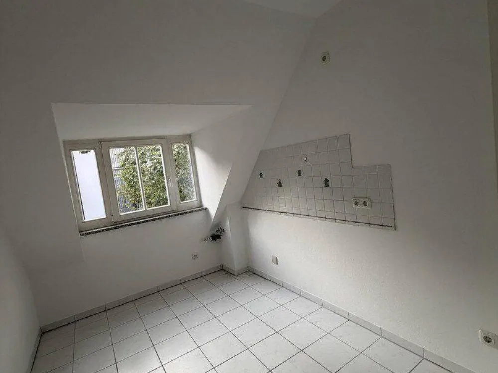 Bright 4-Room Apartment for Rent in Nymphenburg, Munich