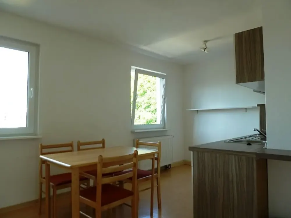 2-room shared apartment, open plan, bright, clear layout, close to city and S-Bahn, balcony
