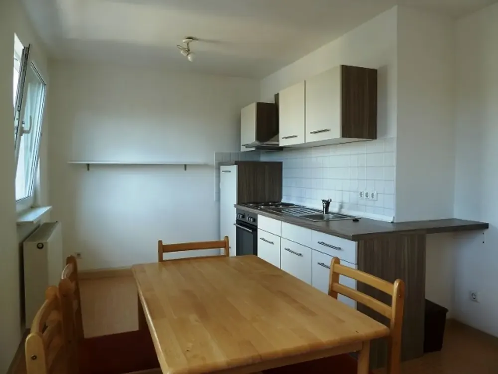 2-room shared apartment, open plan, bright, clear layout, close to city and S-Bahn, balcony
