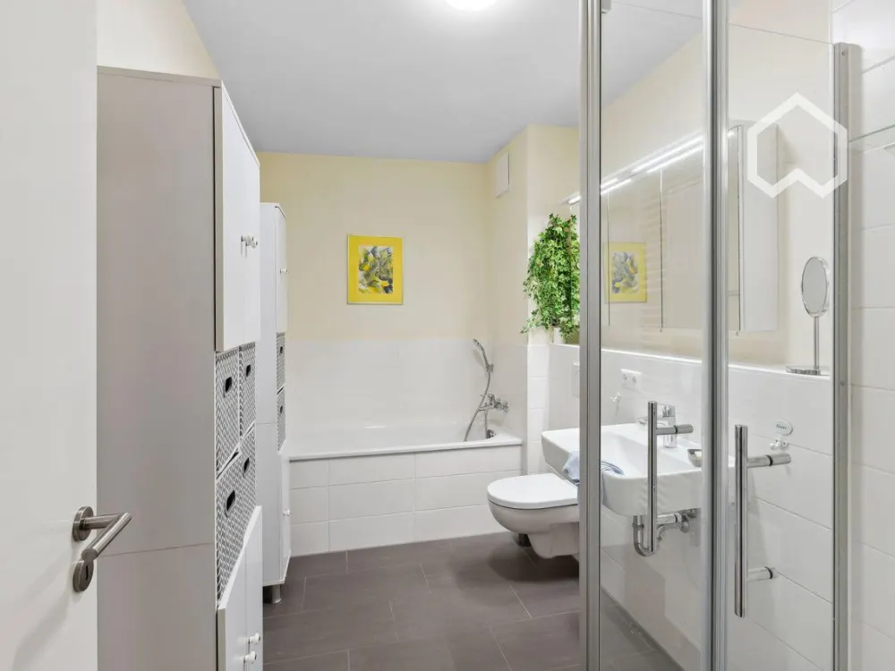 Modern, spacious 3-room apartment in a quiet area