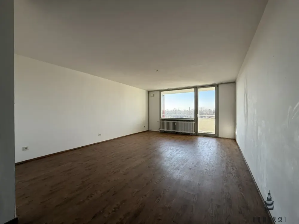 Room for New Ideas: 3.5-Room Apartment in Solln