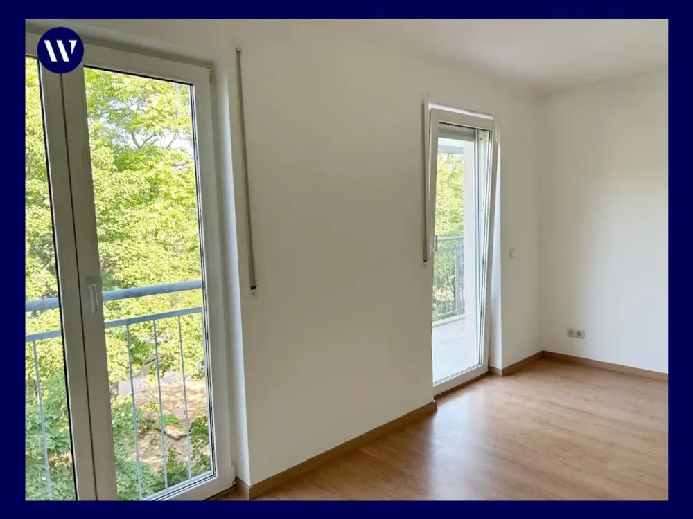 °Beautiful Living in Johannstadt° bright 2-room apartment with balcony, renovated with laminate + bathtub + elevator