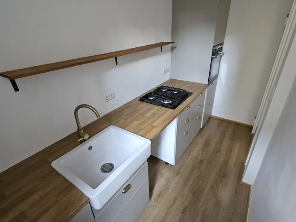Old Building - 3.5-Room Ground Floor Apartment in Sendling, Munich