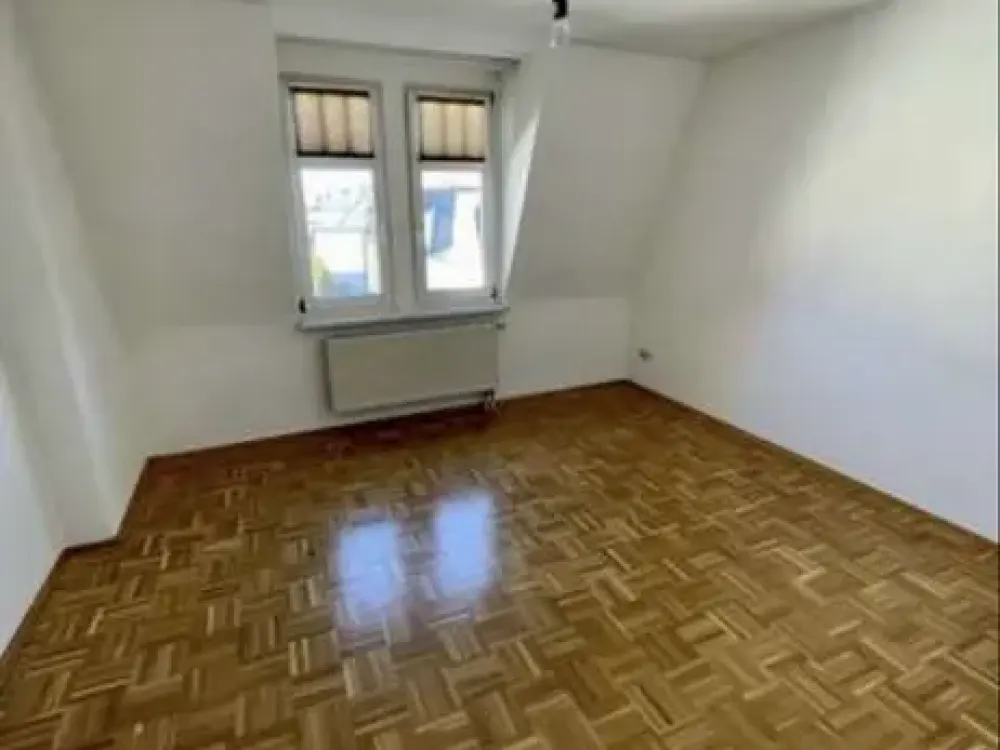 Appealing 3-Room Apartment with Private Terrace and Fitted Kitchen in Erfurt