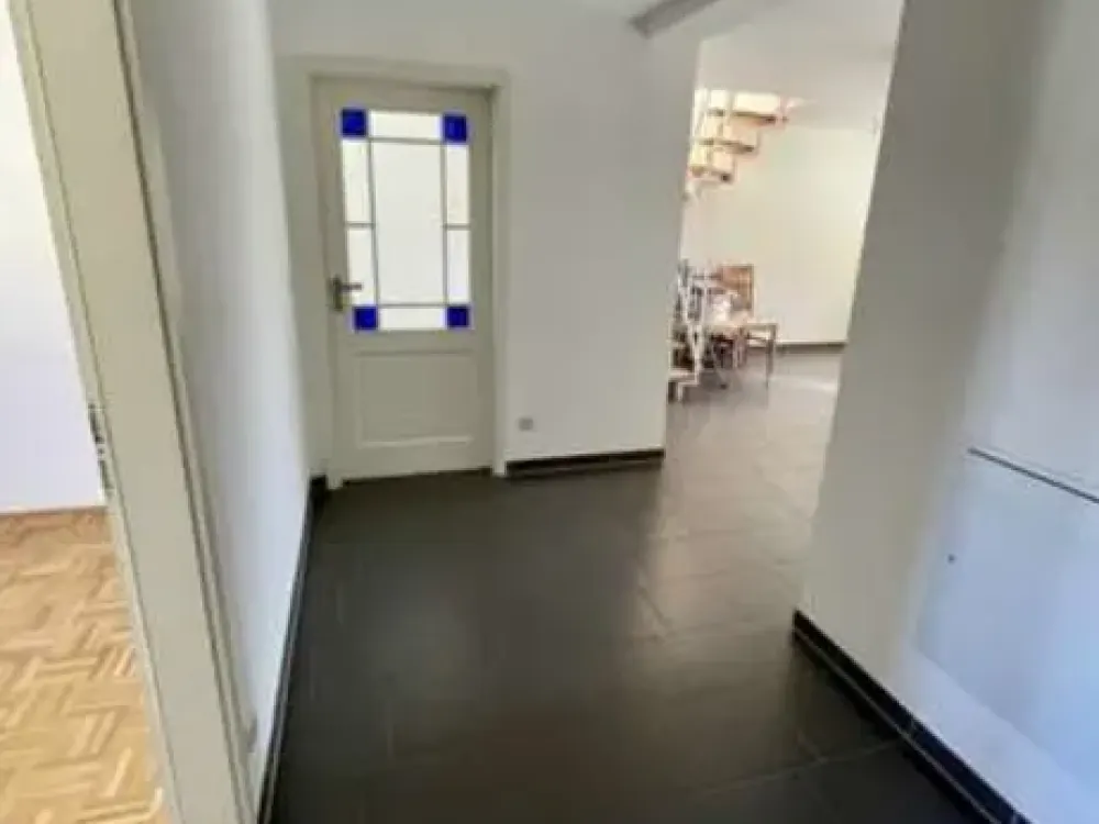 Appealing 3-Room Apartment with Private Terrace and Fitted Kitchen in Erfurt