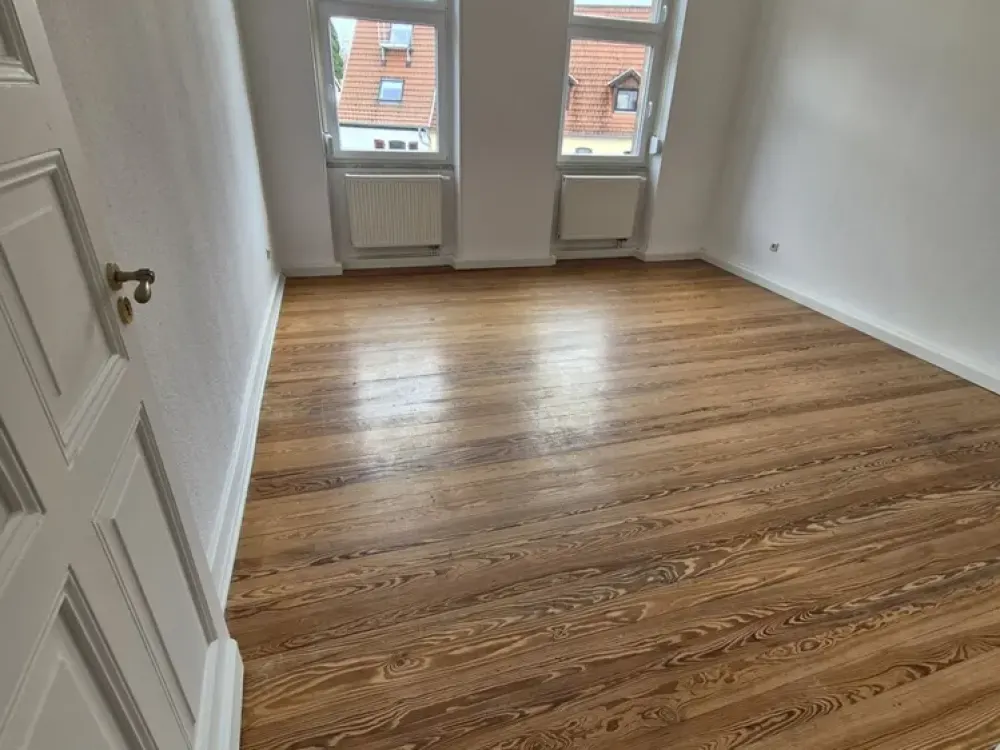 Beautiful, Renovated 2-Room Apartment with Kitchen and Bathroom in SB-St. Arnual!
