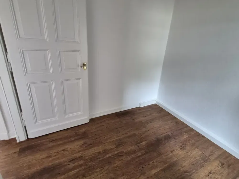 Beautiful, Renovated 2-Room Apartment with Kitchen and Bathroom in SB-St. Arnual!